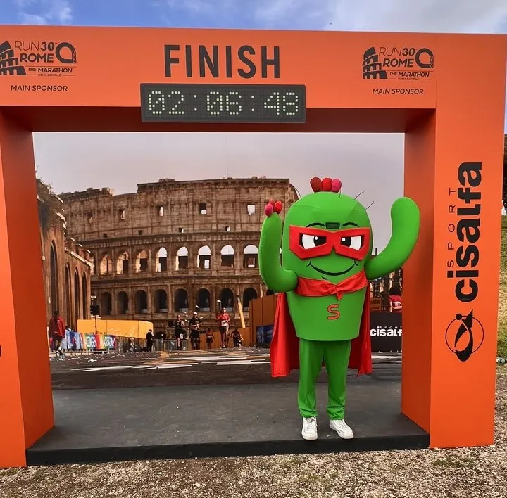 Maratona di Roma 2025 — Il Super eroe Cactus!