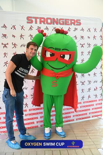 Andrea Filadelli con la mascotte Strongers