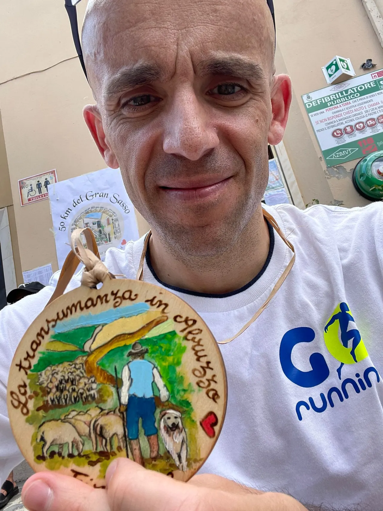 Raffaele con la medaglia dell'Ultramaratona del Gran Sasso