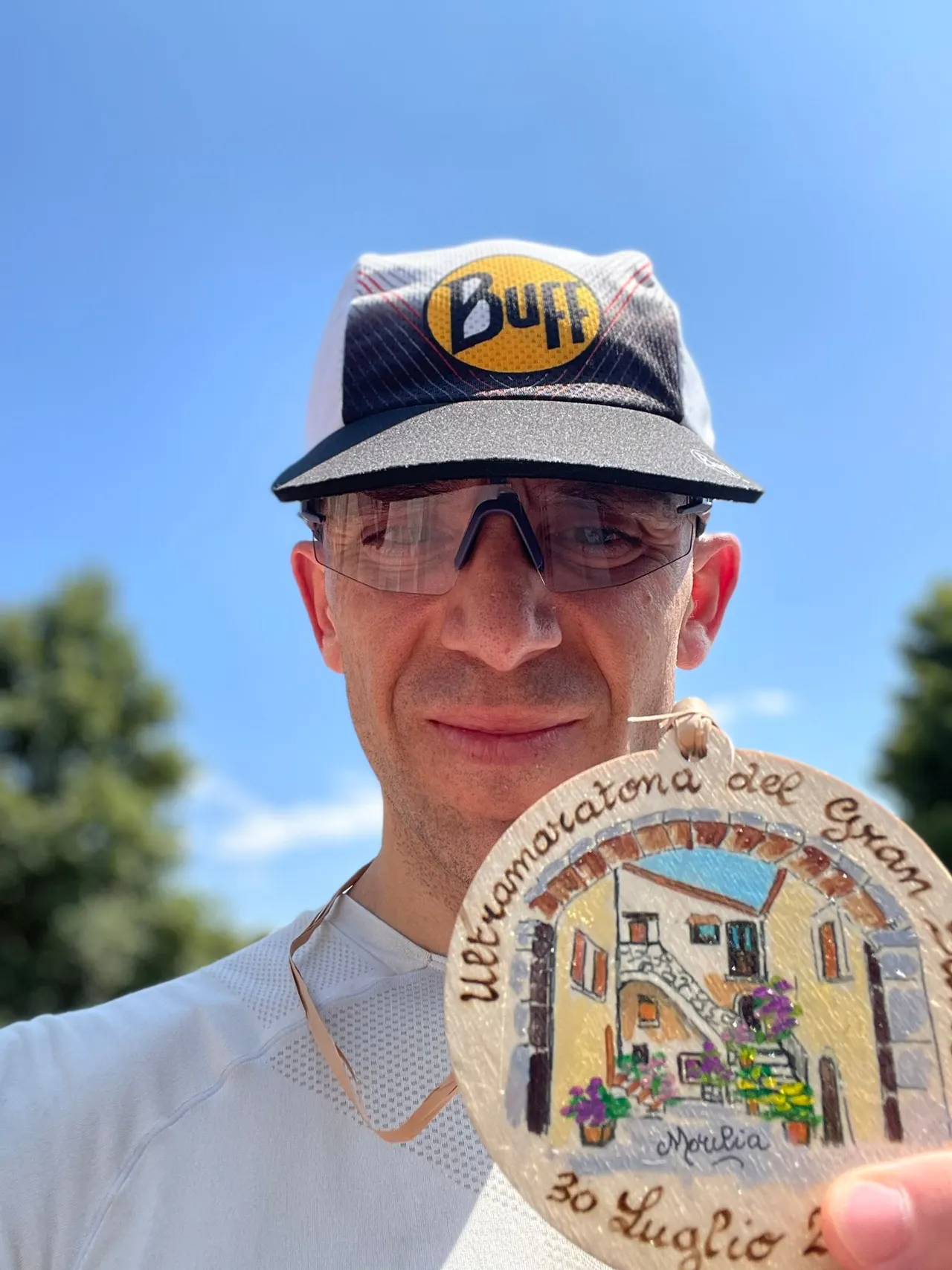 Raffaele con la medaglia dell'Ultramaratona del Gran Sasso