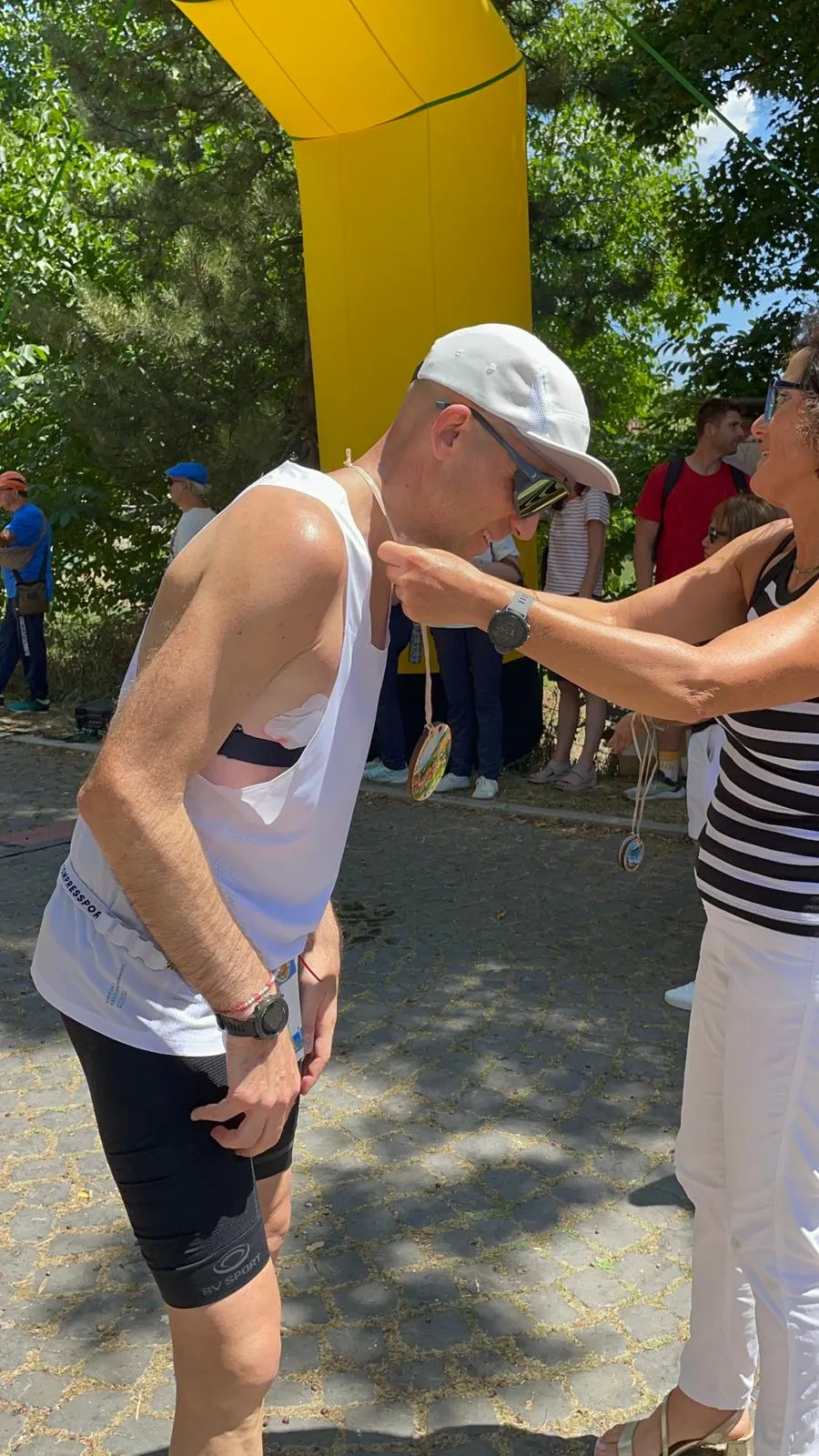 Raffaele con la medaglia dell'Ultramaratona del Gran Sasso